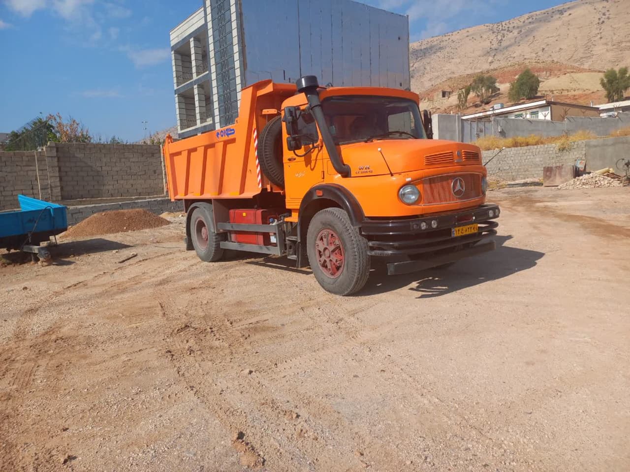 خرید یک دستگاه بنز تک از سازمان شهرداری ها